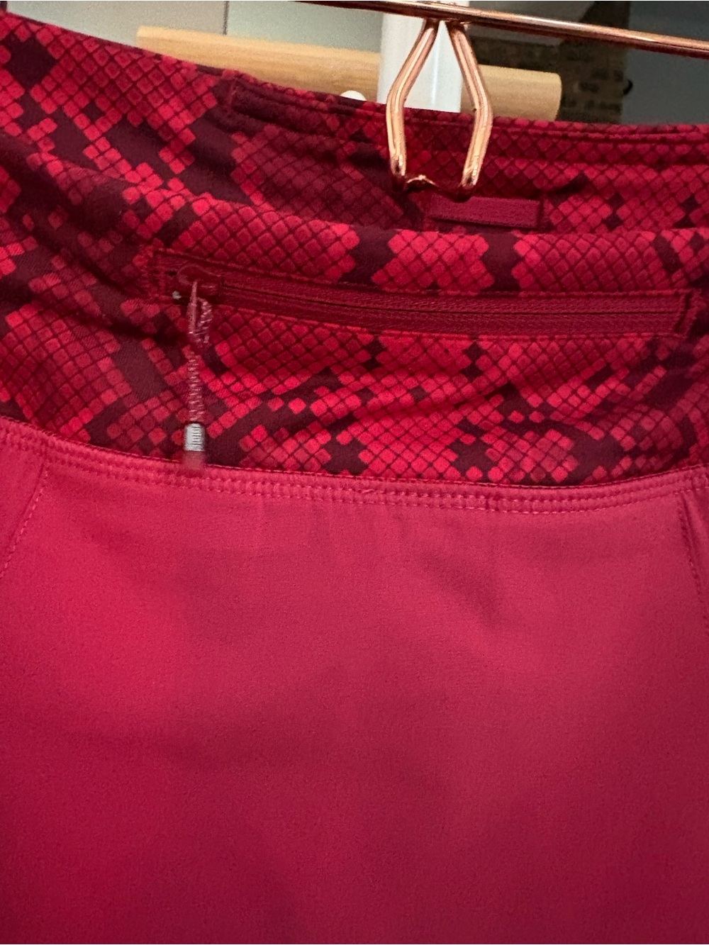 Lululemon Pace Rival Mid-Rise Skirt Short - Cranberry snake print Skirt Sz 6 ECU - Picture 15 of 17
